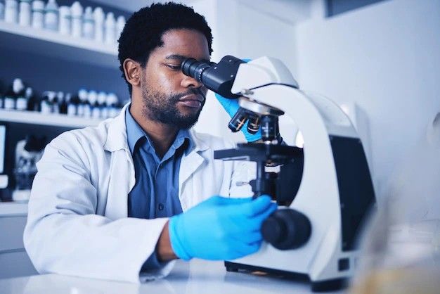 Biologiste au laboratoire
